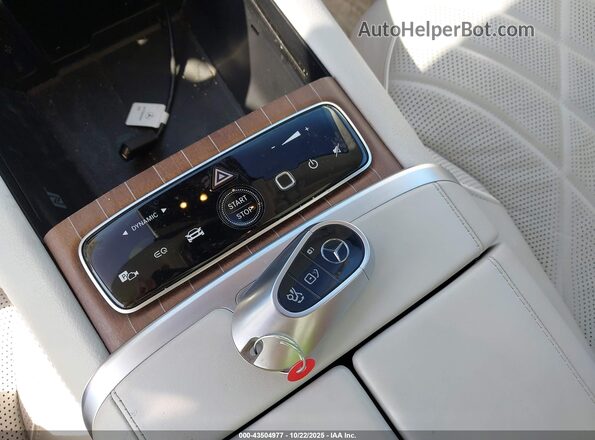 W1KCG4EB3NA010152 2022 MERCEDES-BENZ EQS 580 Blue Вид панелі приладів