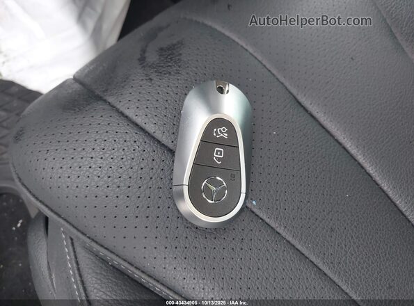 W1KLF4HB1RA039038 2024 MERCEDES-BENZ E-CLASS Белый Вид панели приборов