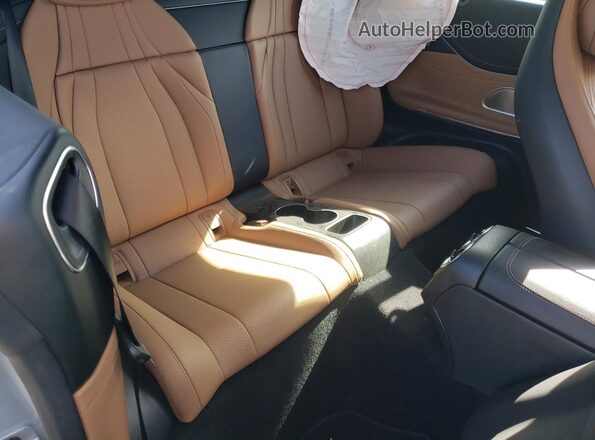 W1KMK4HB8RF028931 2024 MERCEDES-BENZ CLE Silver Widok tylnych siedzeń