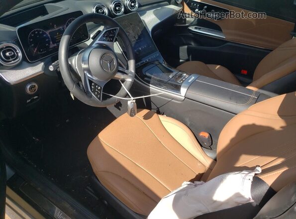 W1KMK4HB8RF028931 2024 MERCEDES-BENZ CLE Silver Widok wnętrza z przodu