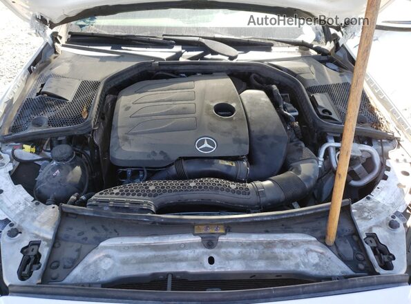 W1KWF8DBXMR632689 2021 MERCEDES-BENZ C White Widok wnętrza z tyłu