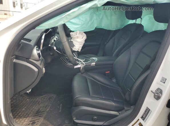 W1KWF8EB2LR580990 2020 MERCEDES-BENZ C White Front interior view