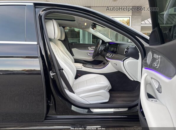W1KZF8DB2MA923666 2021 MERCEDES-BENZ E-CLASS Black Front interior view