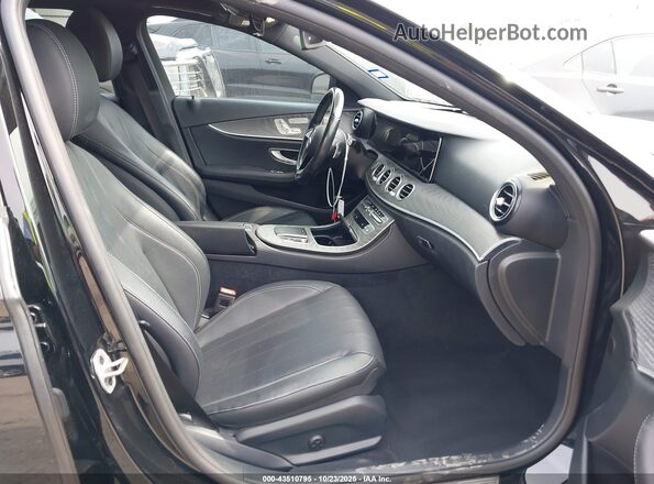 W1KZF8DB7NB034437 2022 MERCEDES-BENZ E-CLASS Black Widok wnętrza z przodu