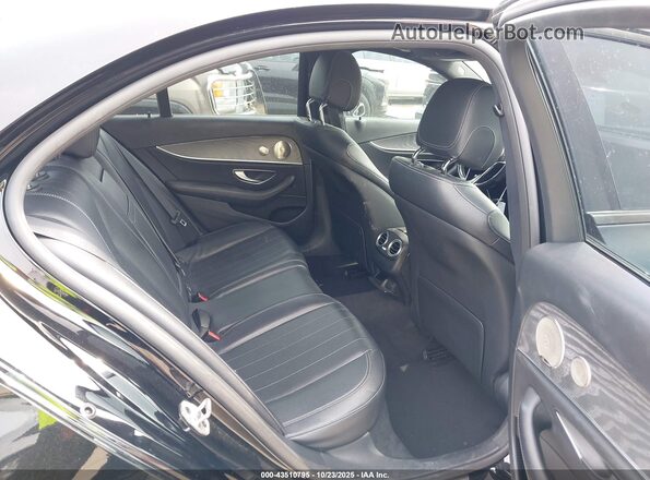 W1KZF8DB7NB034437 2022 MERCEDES-BENZ E-CLASS Black Widok naklejki z numerem VIN