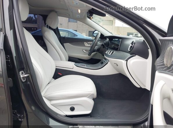 W1KZF8DB7NB078518 2022 MERCEDES-BENZ E-CLASS Black Widok wnętrza z przodu