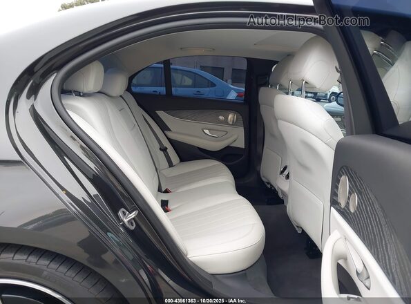 W1KZF8DB7NB078518 2022 MERCEDES-BENZ E-CLASS Black Widok naklejki z numerem VIN