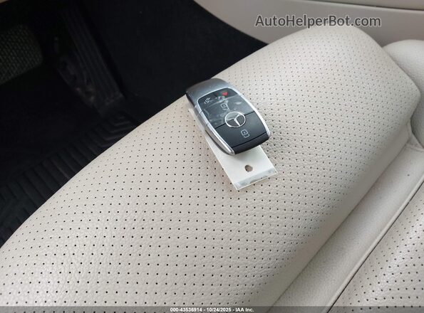 W1N0G8DB5LF859553 2020 MERCEDES-BENZ GLC 300 Beige Вид панелі приладів