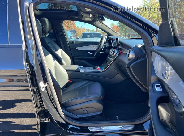 W1N0G8DBXMF885793 2021 MERCEDES-BENZ GLC-CLASS Black Front view