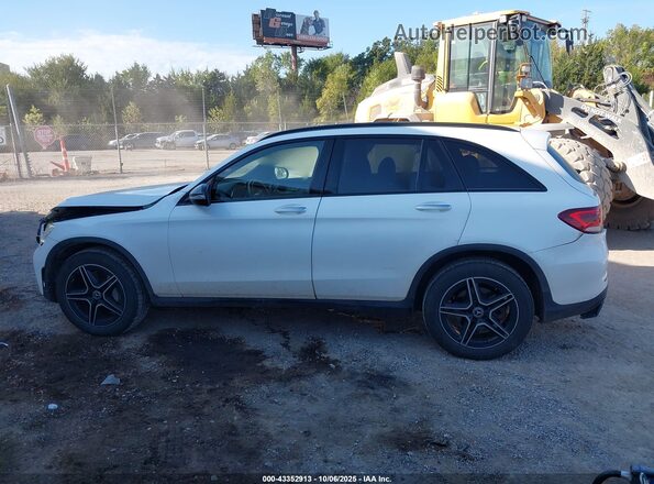 W1N0G8EB4LF830317 2020 MERCEDES-BENZ GLC 300 White Панорамний вид салону 360°