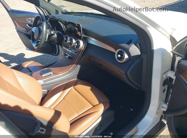 W1N0G8EB8LF825377 2020 MERCEDES-BENZ GLC 300 White წინა სალონის ხედი
