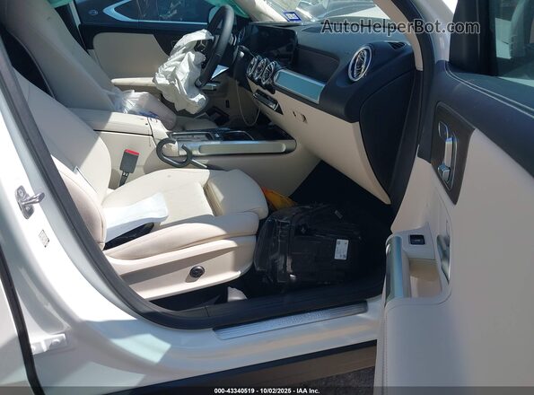W1N4M4GB8SW402474 2025 MERCEDES-BENZ GLB-CLASS White Vista interior delantera
