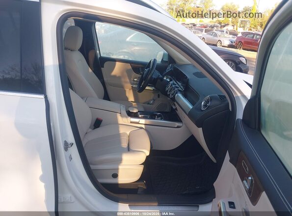 W1N4M4HB2PW271547 2023 MERCEDES-BENZ GLB-CLASS White Widok wnętrza z przodu