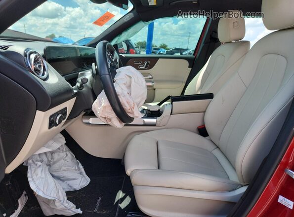 W1N4M4HB6LW042296 2020 MERCEDES-BENZ GLB-CLASS Красный Вид салона спереди