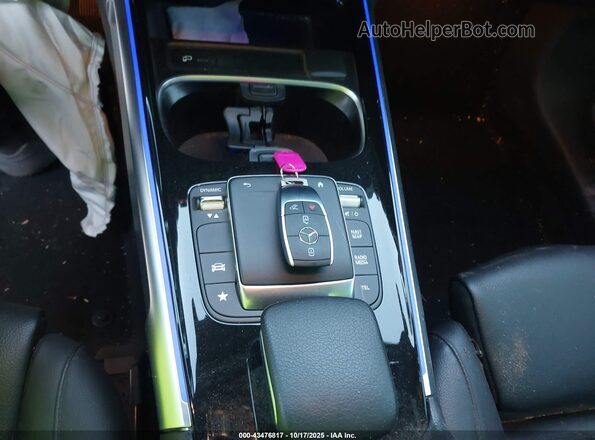 W1N4M4HB8PW302560 2023 MERCEDES-BENZ GLB-CLASS White Widok deski rozdzielczej