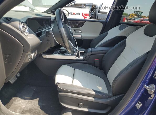 W1N4M4HB9LW031826 2020 MERCEDES-BENZ GLB-CLASS Blue Front interior view