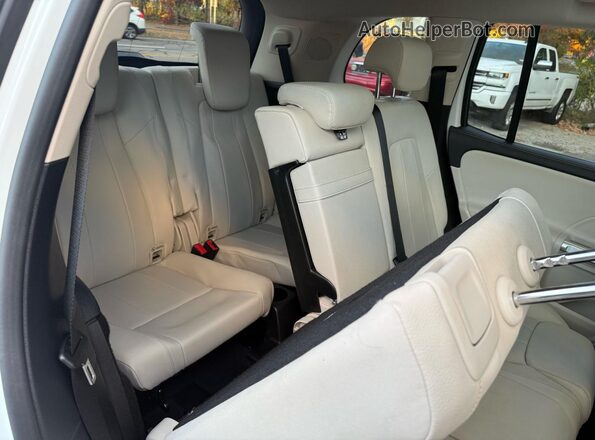 W1N4M4HB9LW055219 2020 MERCEDES-BENZ GLB-CLASS White Rear interior view