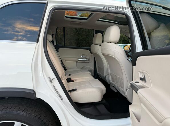 W1N4M4HB9LW055219 2020 MERCEDES-BENZ GLB-CLASS White Rear view