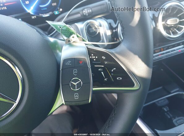 W1N9M0CB4RN098533 2024 MERCEDES-BENZ EQB 250 SUV Черный Вид панели приборов
