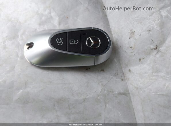 W1NKM5GBXSF387151 2025 MERCEDES-BENZ GLC 350E Белый Вид панели приборов
