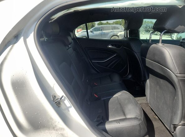 W1NTG4EB1LU030317 2020 MERCEDES-BENZ GLA White Rear seats view
