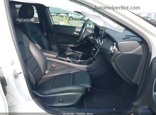 W1NTG4EB6LU030684 2020 MERCEDES-BENZ GLA 250 White Вид салону спереду