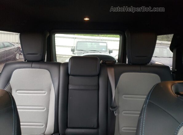W1NWM0AB2SX026987 2025 MERCEDES-BENZ G-CLASS Black Widok tylnych siedzeń