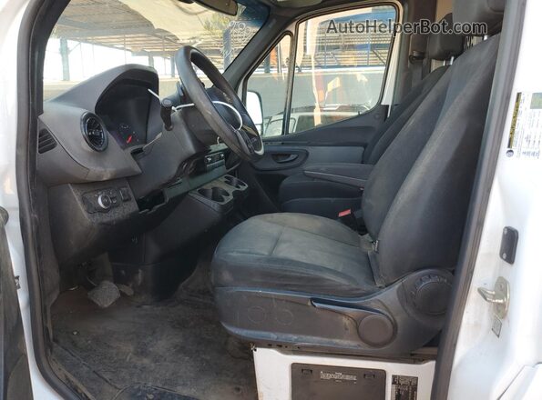 W1W4DBHYXMT055236 2021 MERCEDES-BENZ SPRINTER White წინა სალონის ხედი