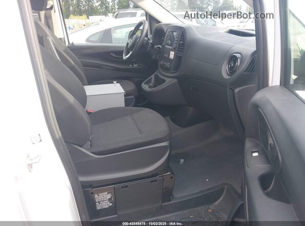 W1YV0BEY7P4362566 2023 MERCEDES-BENZ METRIS White Vista interior delantera