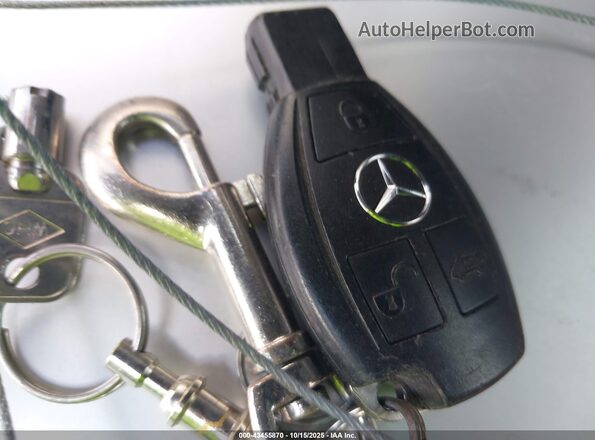 W1YV0CEY9M3875423 2021 MERCEDES-BENZ METRIS Black Dashboard view