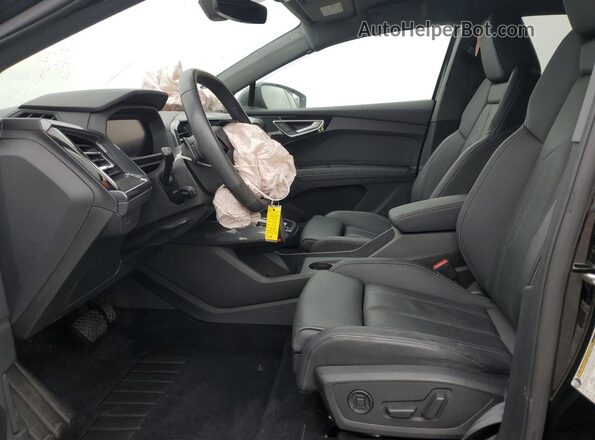 WA122BFZXPP060240 2023 AUDI Q4 Black Սալոնի դիմացի տեսք