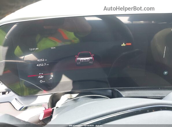 WA124BGFXSA026390 2025 AUDI Q6 E-TRON Gray Widok tylnych siedzeń