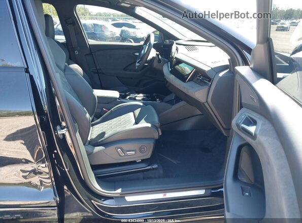 WA125BGF2SA025392 2025 AUDI SQ6 Black Widok wnętrza z przodu