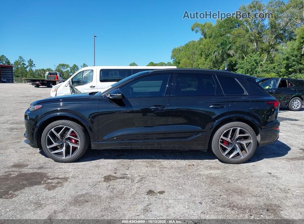 WA125BGF2SA025392 2025 AUDI SQ6 Black Widok wnętrza 360 stopni