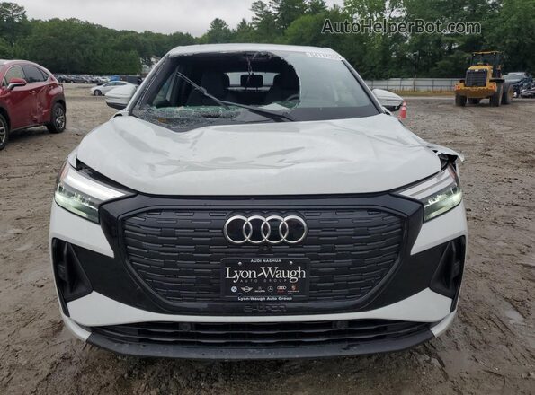 WA12UBFZ1SP001581 2025 AUDI Q4 White 