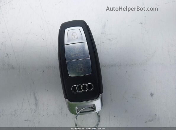 WA132BFZ5NP015921 2022 AUDI Q4 Gray Dashboard view