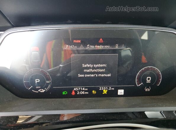 WA13AAGE5MB006415 2021 AUDI E-TRON White Widok zestawu wskaźników