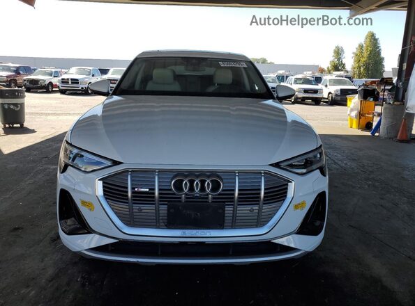 WA13AAGE5MB006415 2021 AUDI E-TRON White Widok z przodu