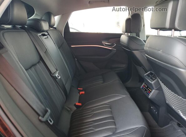 WA13AAGEXNB025639 2022 AUDI E-TRON Black Вид задньої частини салону