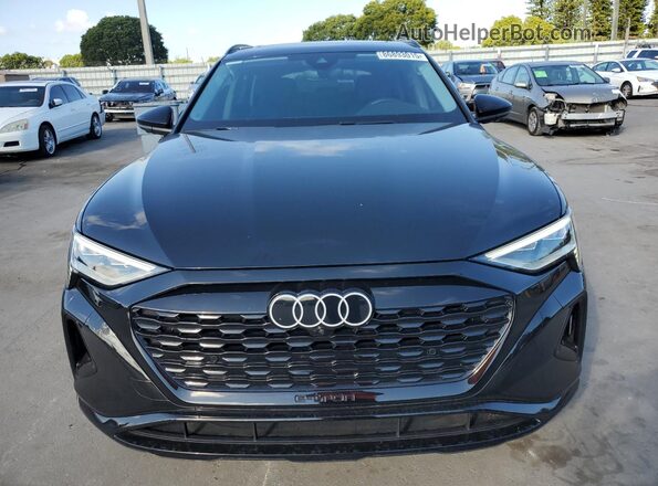WA15AAGEXRB061149 2024 AUDI Q8 Black Դիմացի տեսք