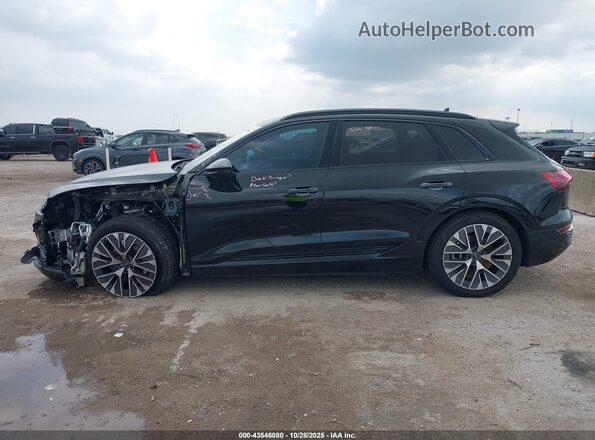 WA16AAGE6RB052016 2024 AUDI Q8 E-TRON Black სალონის 360-გრადუსიანი ხედი