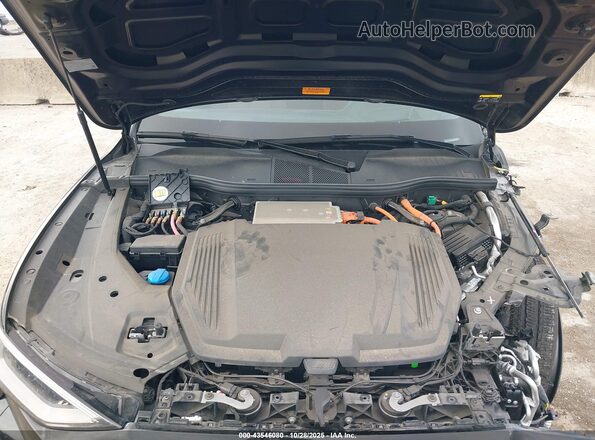 WA16AAGE6RB052016 2024 AUDI Q8 E-TRON Black უკანა ხედი