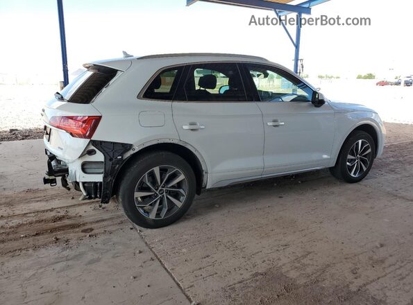 WA1AAAFY0M2052348 2021 AUDI Q5 White Rear right