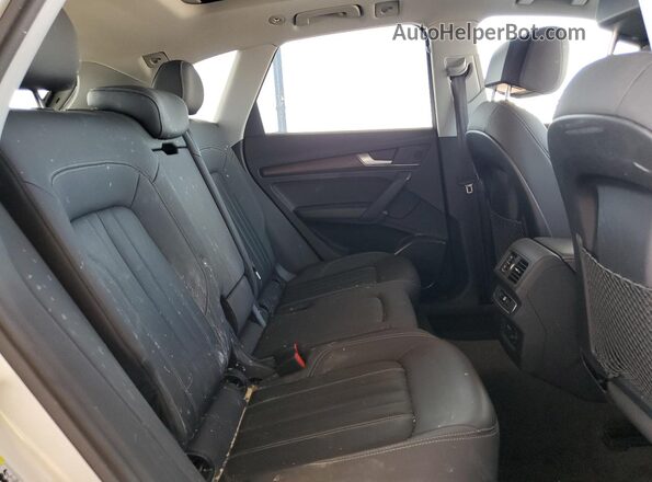 WA1AAAFY0M2052348 2021 AUDI Q5 White Rear interior view