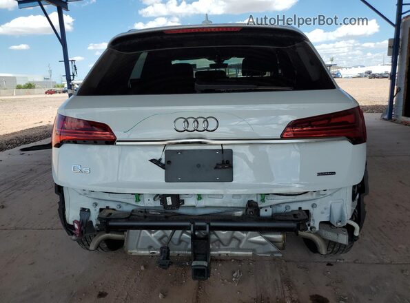 WA1AAAFY0M2052348 2021 AUDI Q5 White Rear view