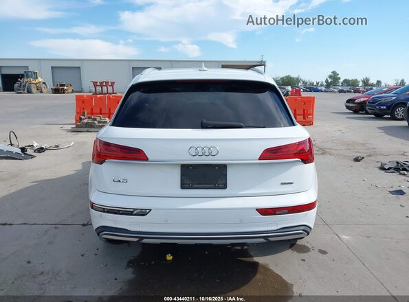 WA1AAAFY1M2086377 2021 AUDI Q5 White 
