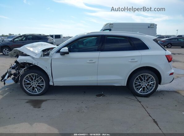 WA1AAAFY1M2086377 2021 AUDI Q5 White სალონის 360-გრადუსიანი ხედი