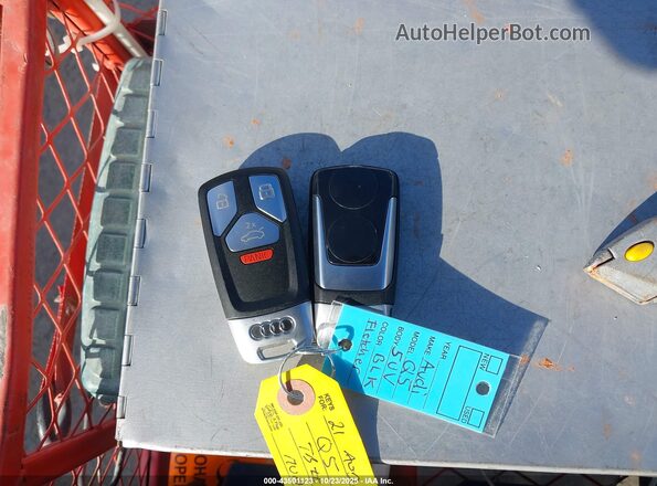 WA1AAAFY2M2066168 2021 AUDI Q5 Gray Vista del salpicadero