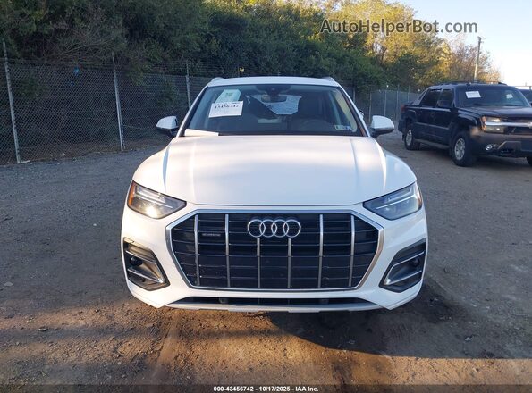 WA1AAAFY6M2004479 2021 AUDI Q5 White Вид задньої частини салону