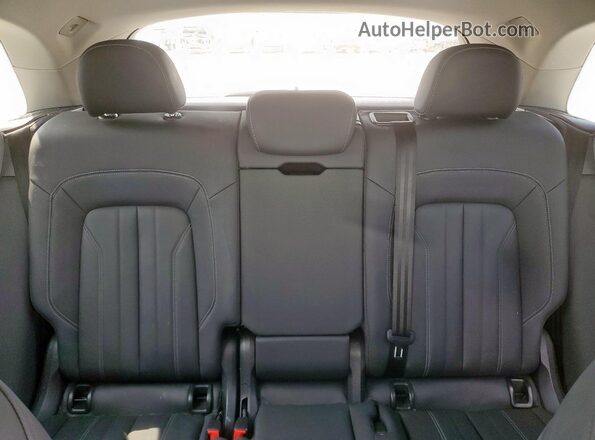 WA1AAAFY6M2004689 2021 AUDI Q5 White Vista de los asientos traseros